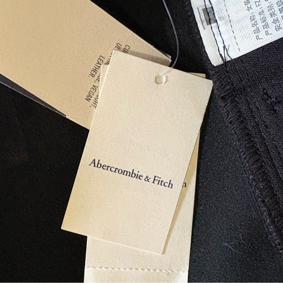 Abercrombie & Fitch 90’s Straight Ultra High Rise Black Faux Leather Pants - Picture 10 of 15